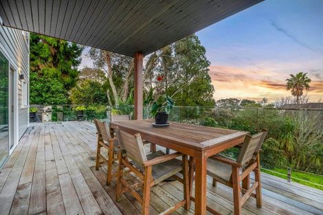 Photo of property in 4/92 Churchill Road, Murrays Bay, Auckland, 0630