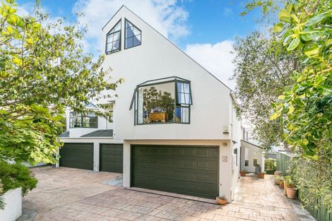 Photo of property in 16j Hobson Street, Thorndon, Wellington, 6011