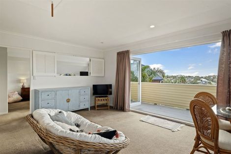 Photo of property in 113 Carlisle Road, Torbay, Auckland, 0632