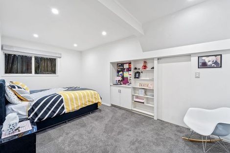 Photo of property in 9 Sandown Road, Rothesay Bay, Auckland, 0630