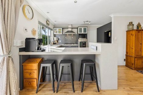 Photo of property in 39 Stranraer Crescent, Wattle Downs, Auckland, 2103