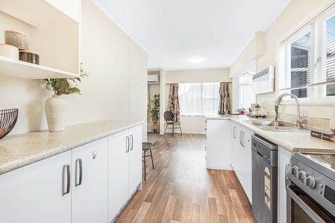 Photo of property in 14 Liston Crescent, Hillcrest, Hamilton, 3216