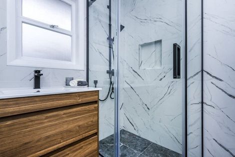 Photo of property in 2/22 Windy Ridge Road, Glenfield, Auckland, 0629