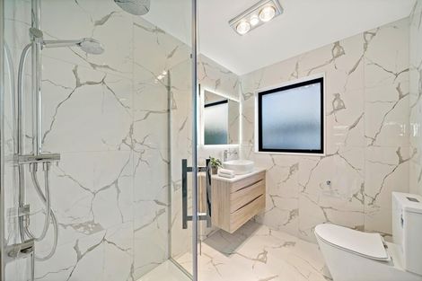 Photo of property in 11 Tawapou Close, Massey, Auckland, 0614