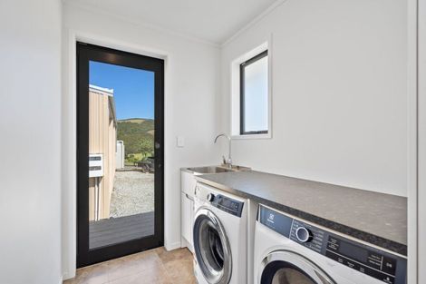 Photo of property in 55 Harambee Road, Taiharuru, Onerahi, 0192