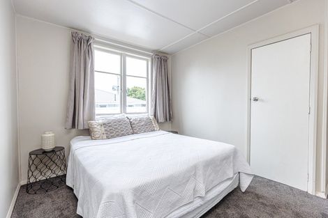 Photo of property in 1 Kotuku Street, Castlecliff, Whanganui, 4501