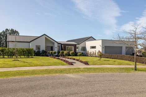 Photo of property in 52 Mapleham Drive, Pegasus, 7612