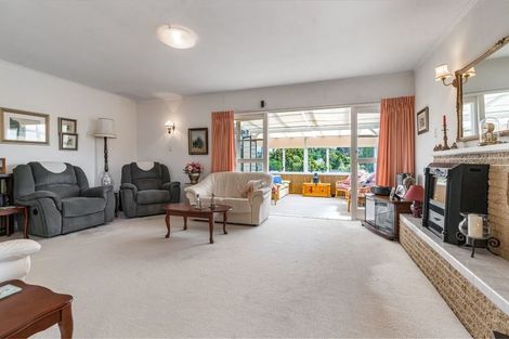 Photo of property in 6 September Place, Forrest Hill, Auckland, 0620