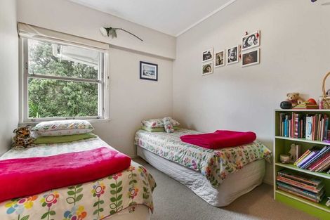 Photo of property in 1/8 Kororo Street, Northcote, Auckland, 0627