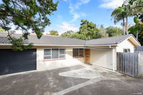 Photo of property in 1/3 Holt Avenue, Torbay, Auckland, 0630