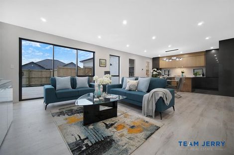 Photo of property in 83 Clarks Beach Road, Clarks Beach, 2122