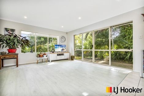Photo of property in 12 Tington Avenue, Wattle Downs, Auckland, 2103