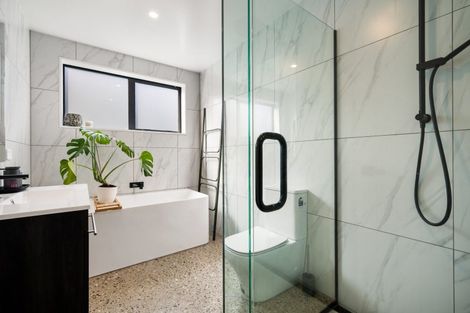 Photo of property in 6 Mcneil Crescent, Wanaka, 9305