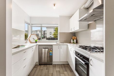 Photo of property in 19 Stephen Avenue, Henderson, Auckland, 0610