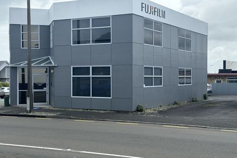 Photo of property in 352 Devon Street West, Lynmouth, New Plymouth, 4310