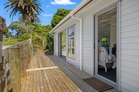 Photo of property in 14 Nevada Drive, Merrilands, New Plymouth, 4312