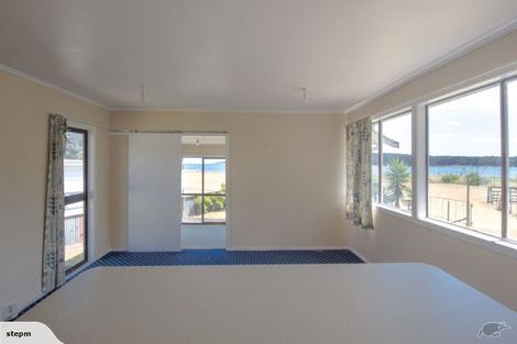 Photo of property in 64 Maunsell Road, Port Waikato, Tuakau, 2695