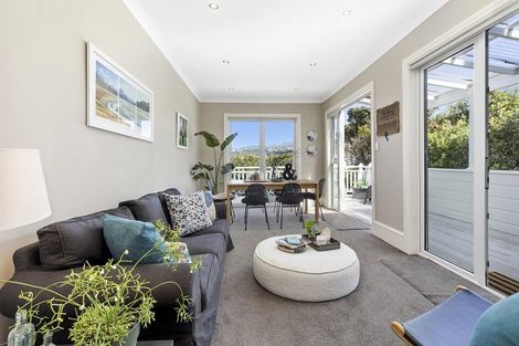 Photo of property in 82 Roxburgh Street, Mount Victoria, Wellington, 6011
