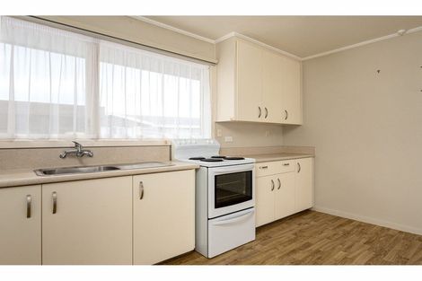 Photo of property in 1-11/94 Avenue Road, West End, Timaru, 7910