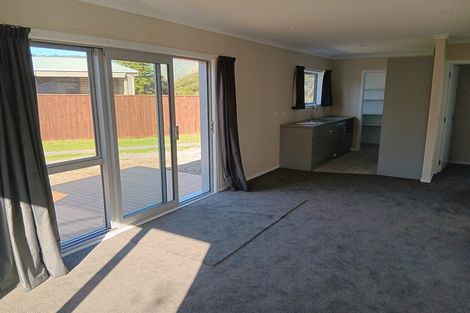 Photo of property in 10 Freyberg Crescent, Waikanae Beach, Waikanae, 5036