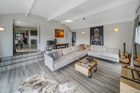 Photo of property in 2 Cannon Hill Crescent, Mount Pleasant, Christchurch, 8081