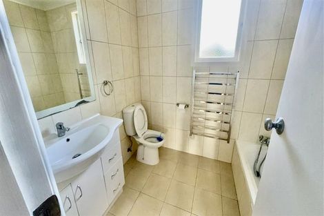 Photo of property in 19 Awaroa Road, Sunnyvale, Auckland, 0612