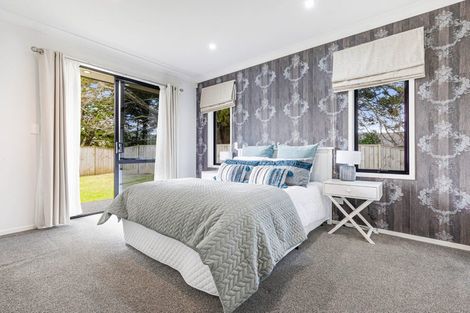 Photo of property in 10 Pititi Lane, Kumeu, 0810