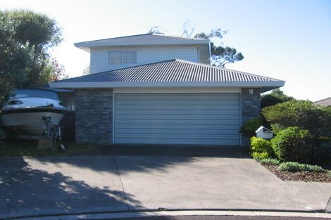Photo of property in 26 Oakpark Place, West Harbour, Auckland, 0618