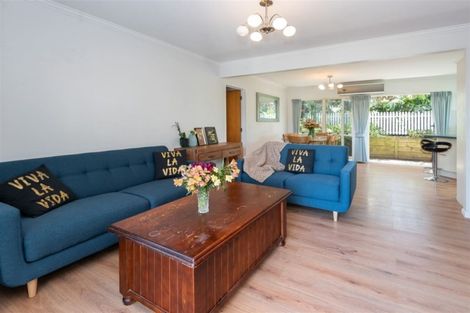 Photo of property in 2/130 Sandspit Road, Shelly Park, Auckland, 2014
