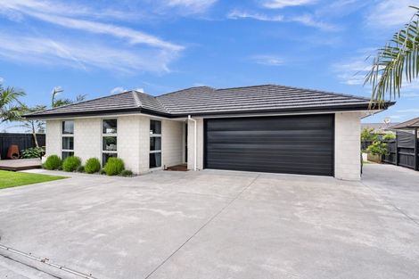 Photo of property in 24 Ferry Road, Waipu, 0510