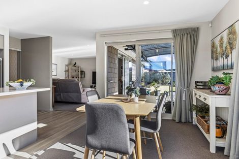 Photo of property in 21 Sequoia Way, Rangiora, 7400