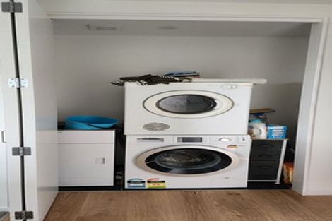 Photo of property in 15/62 Spenmoor Street, Newlands, Wellington, 6037