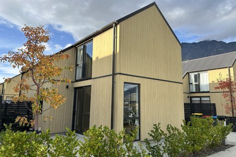 Photo of property in 12 Casterway Crescent, Jacks Point, 9371