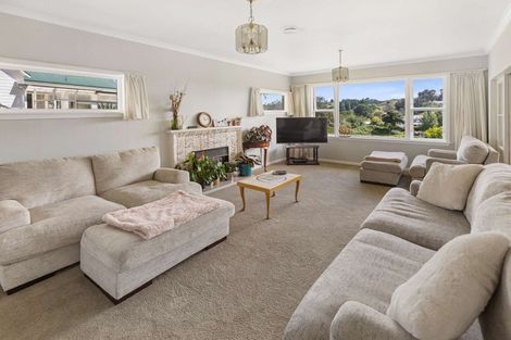 Photo of property in 8 Feltham Street, Hunterville, 4730