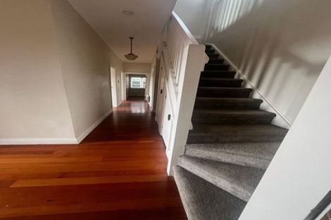 Photo of property in 7 Otahuri Crescent, Greenlane, Auckland, 1051