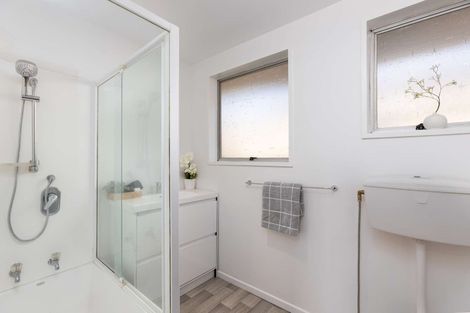 Photo of property in 2/19 Leonie Place, Aranui, Christchurch, 8061