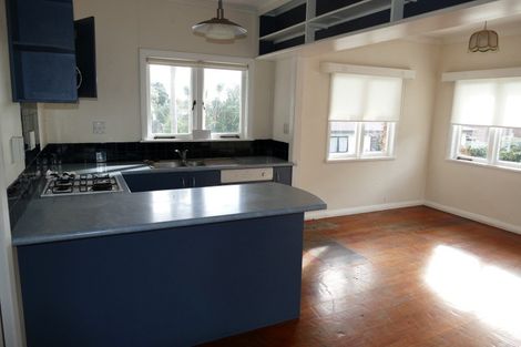 Photo of property in 77 Lake Road, Devonport, Auckland, 0622