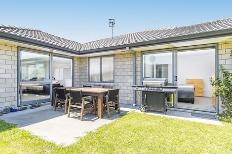 Photo of property in 122 The Boulevard, Papamoa Beach, Papamoa, 3118