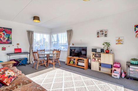 Photo of property in 20 Miro Street, Castlecliff, Whanganui, 4501