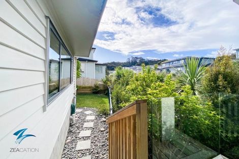 Photo of property in 106 Admirals Court Drive, Greenhithe, Auckland, 0632