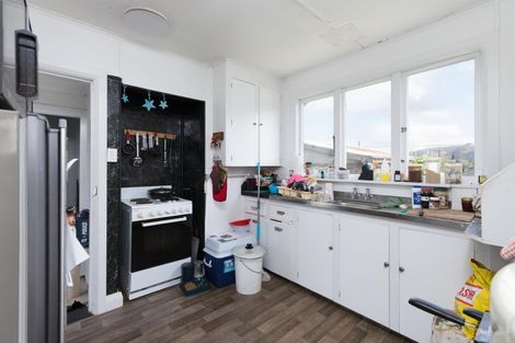 Photo of property in 15 Moorhouse Street, Waimate, 7924