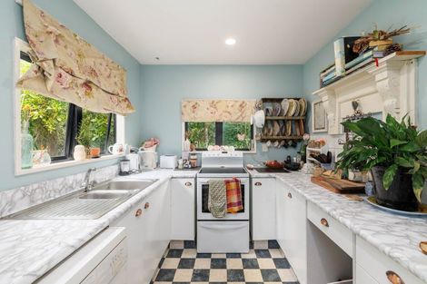 Photo of property in 27 Te Papau Crescent, Diamond Harbour, 8972