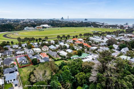 Photo of property in 13 Tokomaru Street, Welbourn, New Plymouth, 4312