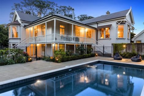 Photo of property in 11 Maritime Terrace, Birkenhead, Auckland, 0626