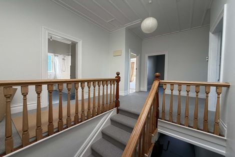 Photo of property in 21 Cambridge Terrace, Devonport, Auckland, 0624