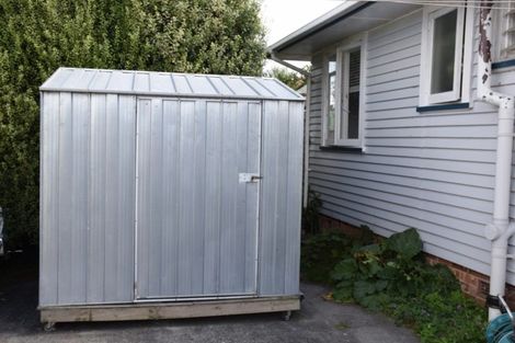 Photo of property in 14 Edgerton Road, Te Atatu Peninsula, Auckland, 0610