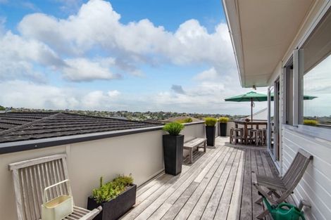 Photo of property in 1/8 Folkestone Street, Murrays Bay, Auckland, 0630