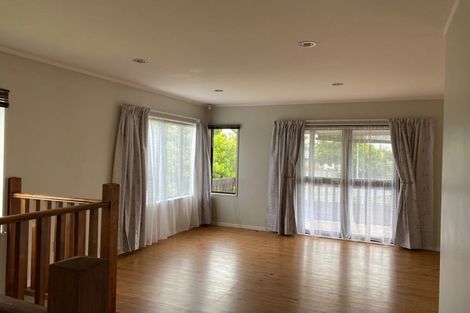 Photo of property in 22 Gosford Drive, Botany Downs, Auckland, 2010