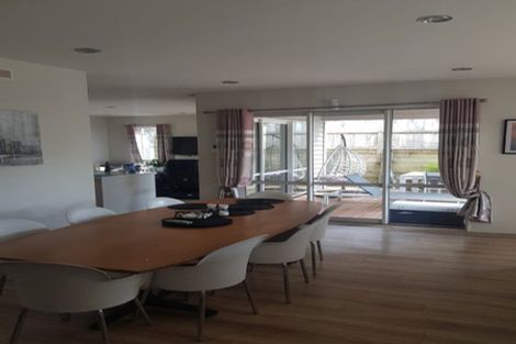 Photo of property in 42 Corricvale Way, Northcross, Auckland, 0630