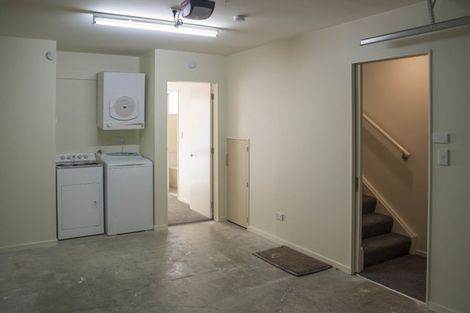 Photo of property in Pirie Street Townhouses, 28/35 Pirie Street, Mount Victoria, Wellington, 6011